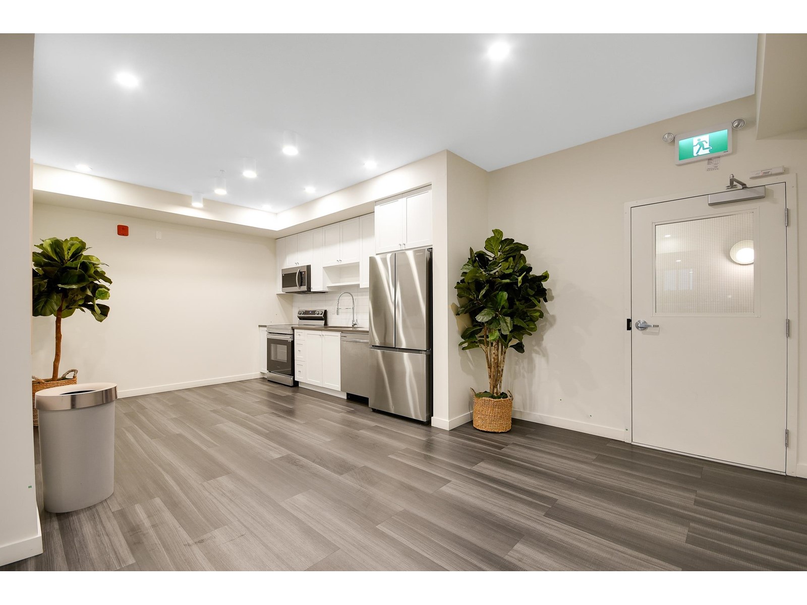 107 15848 FRASER HIGHWAY, Surrey