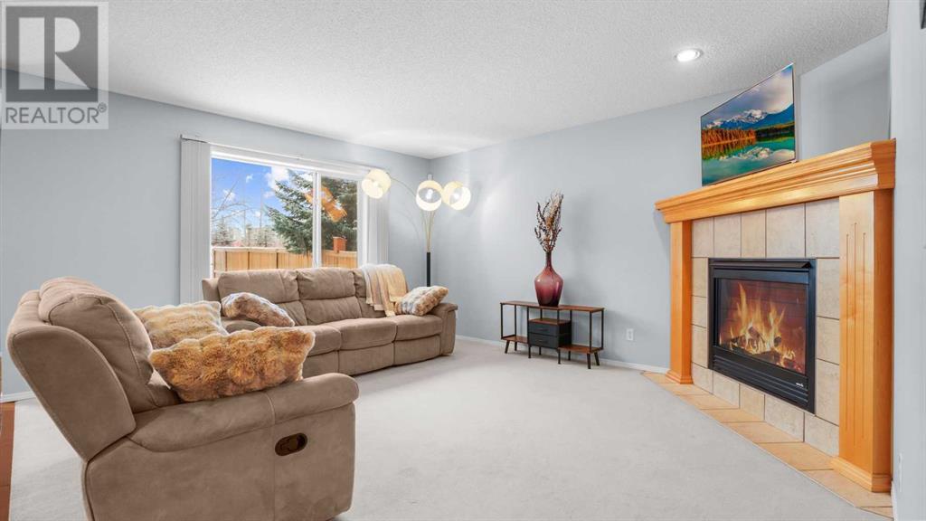 Single Family House for Sale in  Covehaven Gardens NE Coventry Hills Calgary 