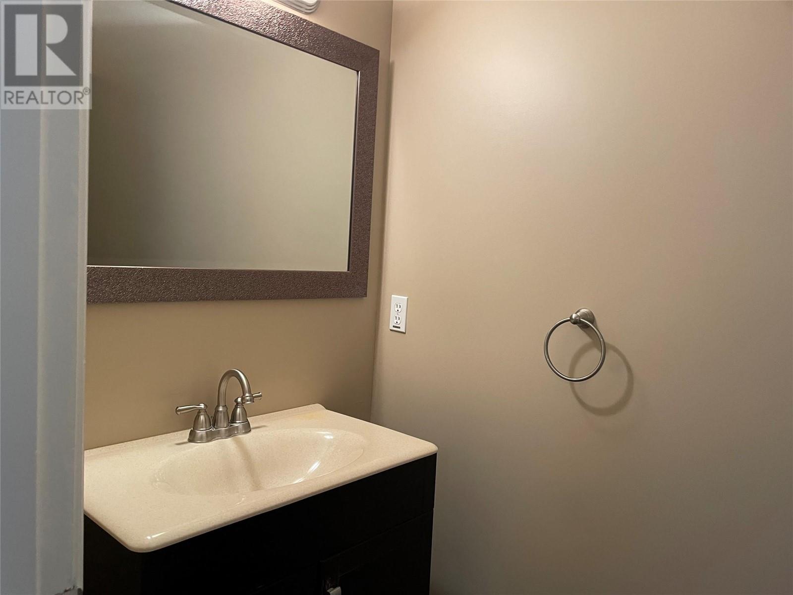 3202 32 Avenue, Vernon