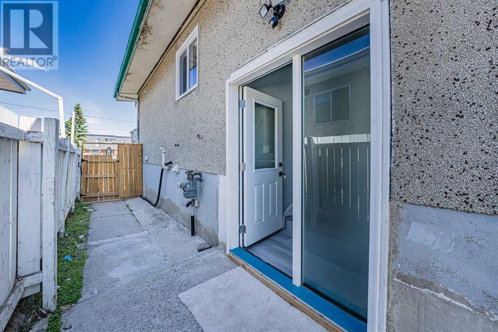 Single Family House Bi-level for Sale in  Centre Street NW Thorncliffe Calgary 