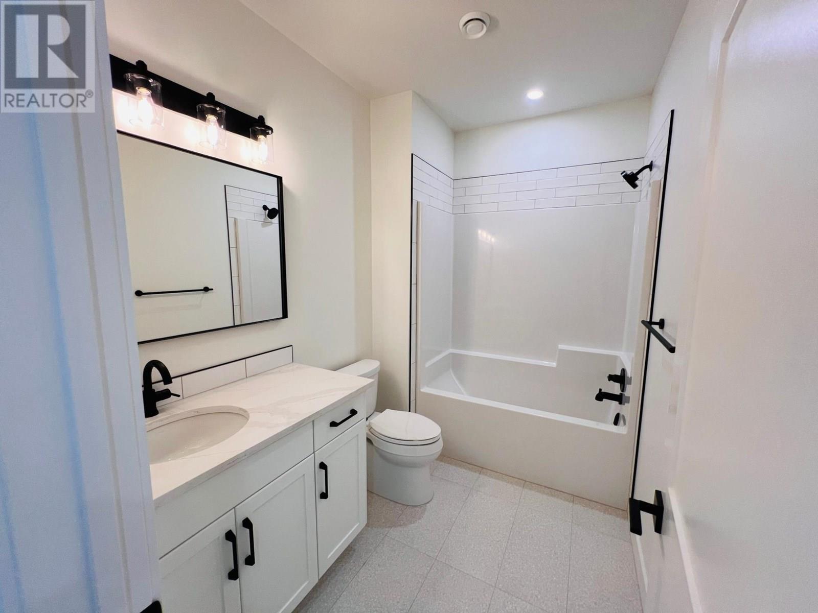 Photo 9 of 510 14th Street Unit 402, Invermere BC