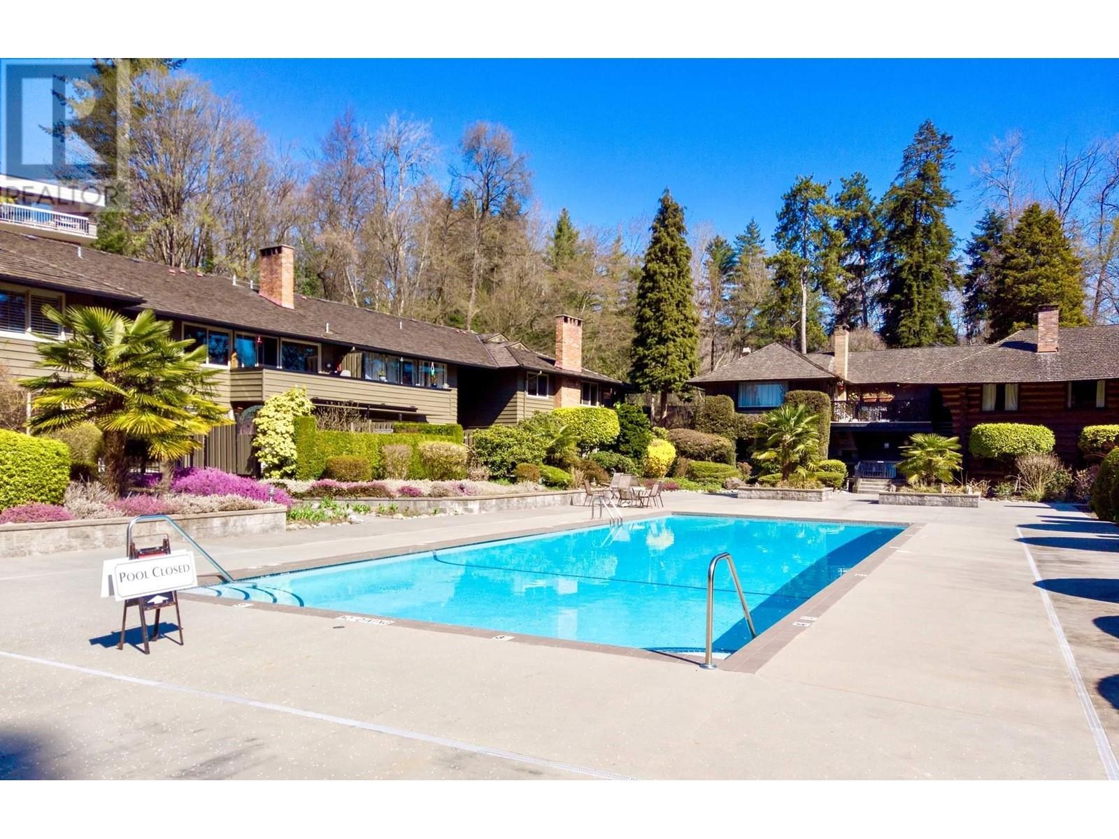 810 235 KEITH ROAD, West Vancouver