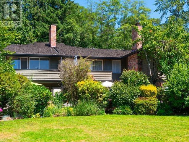 810 235 KEITH ROAD, West Vancouver