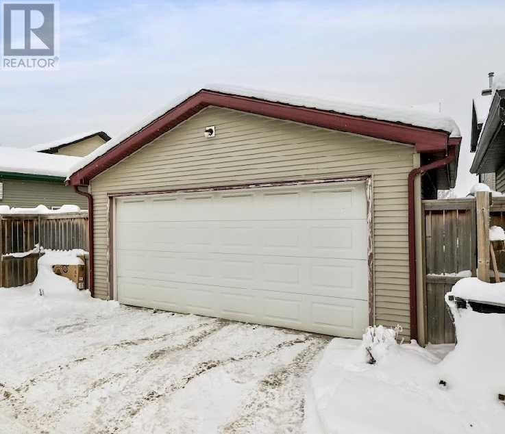 Single Family House for Sale in  Cranberry Close SE Cranston Calgary 