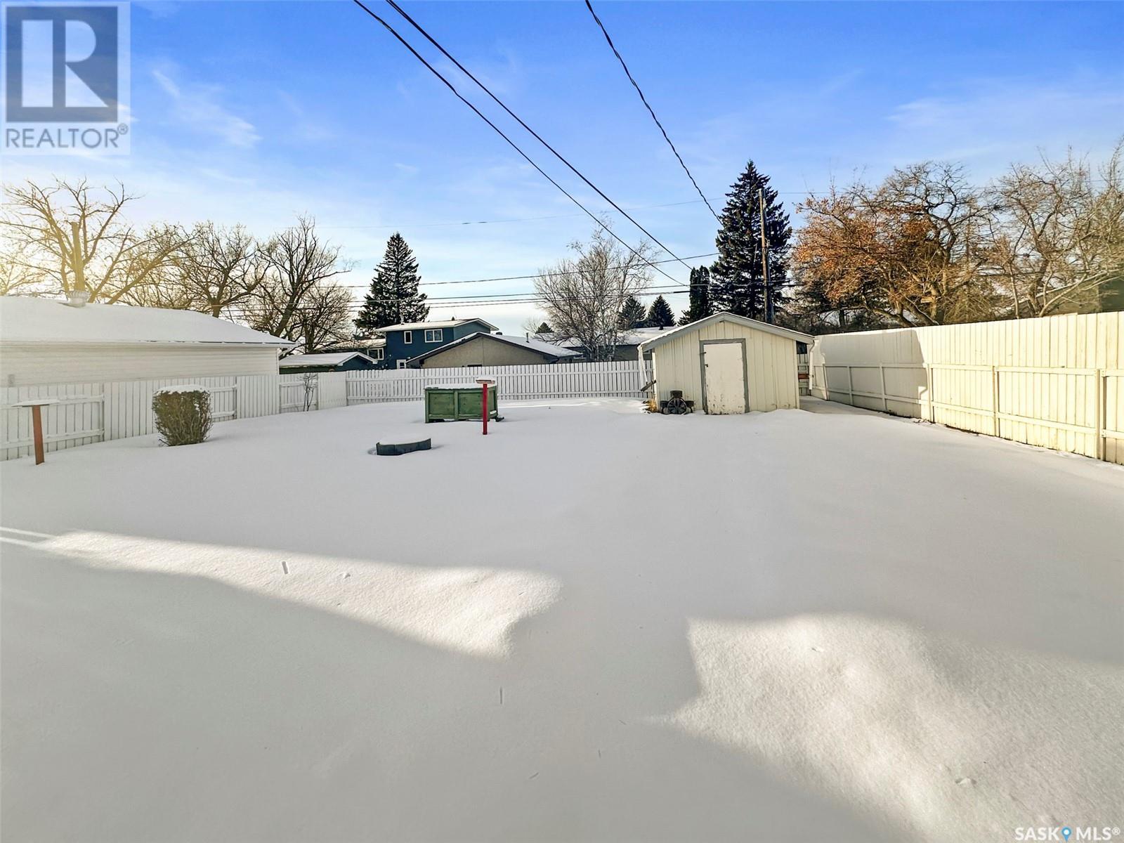 Single Family House Bungalow for Sale in  MacDonald CRESCENT Swift Current 