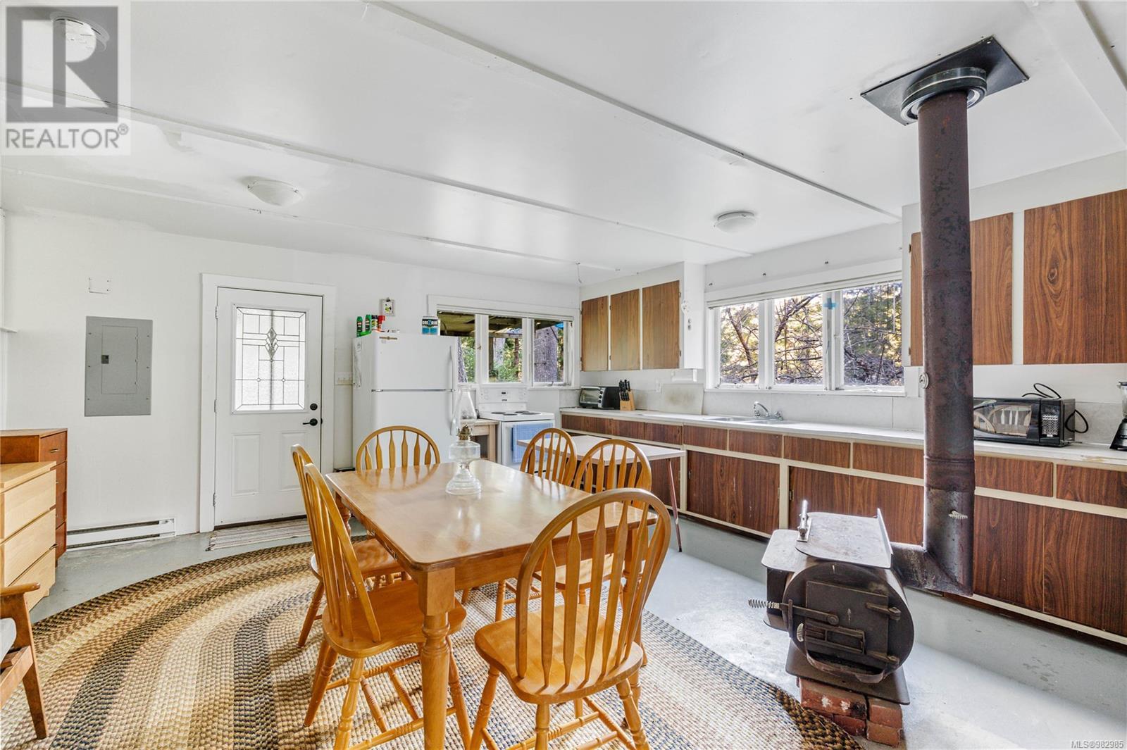 808 Rainbow Rd, Salt Spring