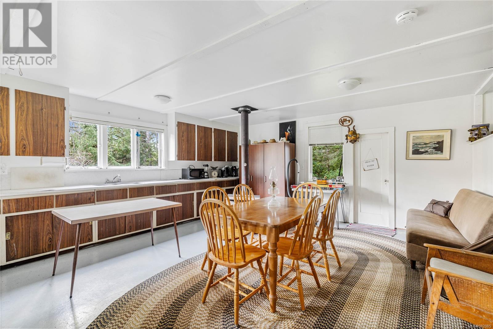 808 Rainbow Rd, Salt Spring