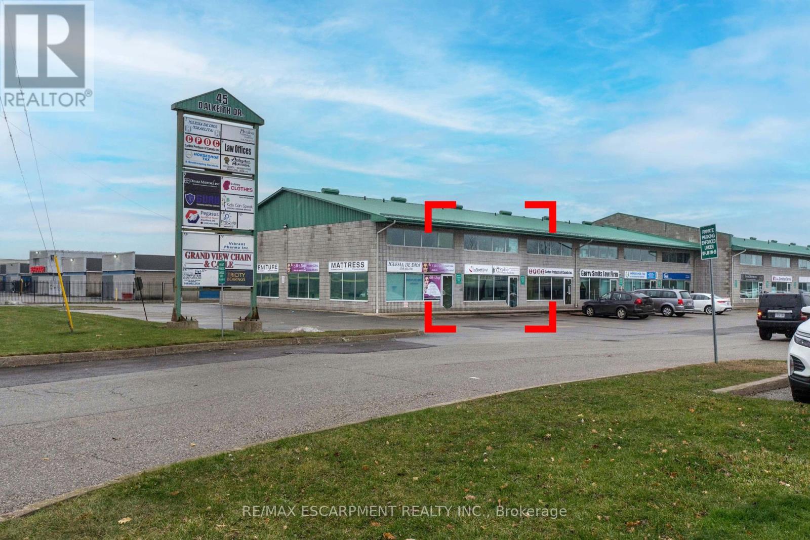 Photo 1 of 2 45 Dalkeith Drive, Brantford ON