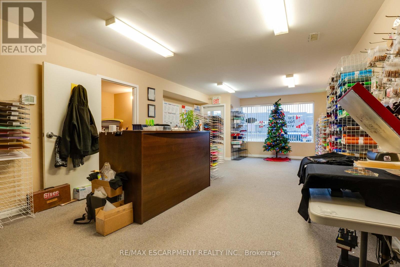Photo 10 of 2 45 Dalkeith Drive, Brantford ON
