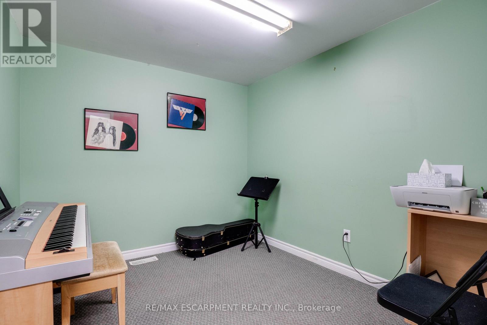 Photo 17 of 2 45 Dalkeith Drive, Brantford ON