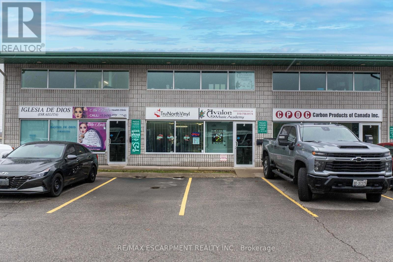 Photo 2 of 2 45 Dalkeith Drive, Brantford ON
