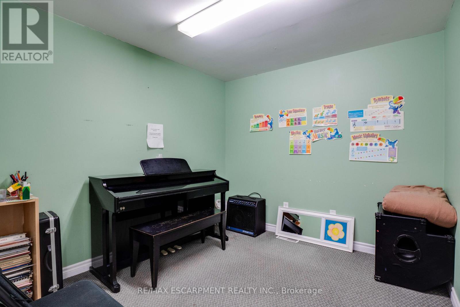 Photo 20 of 2 45 Dalkeith Drive, Brantford ON