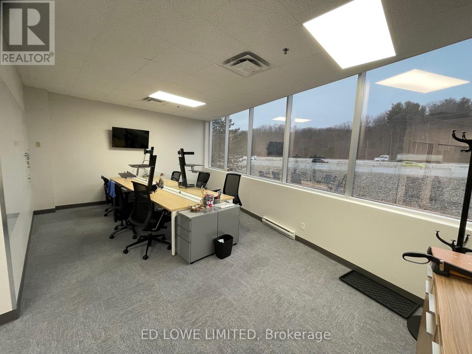 Photo 5 of 205 126 Wellington Street W, Barrie ON