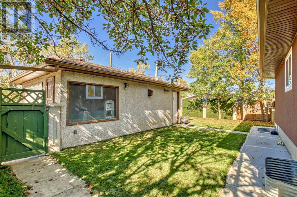 Single Family House Bungalow for Sale in  Huntbourne Hill NE Huntington Hills Calgary 