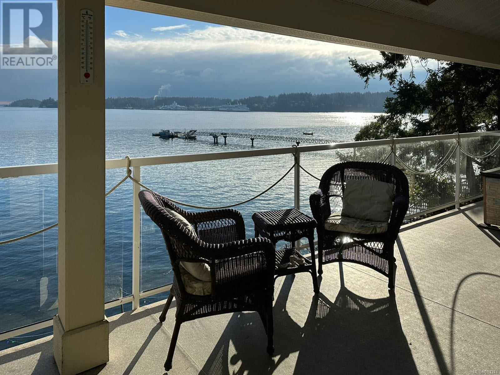  10 McKenzie Crescent, Piers Island