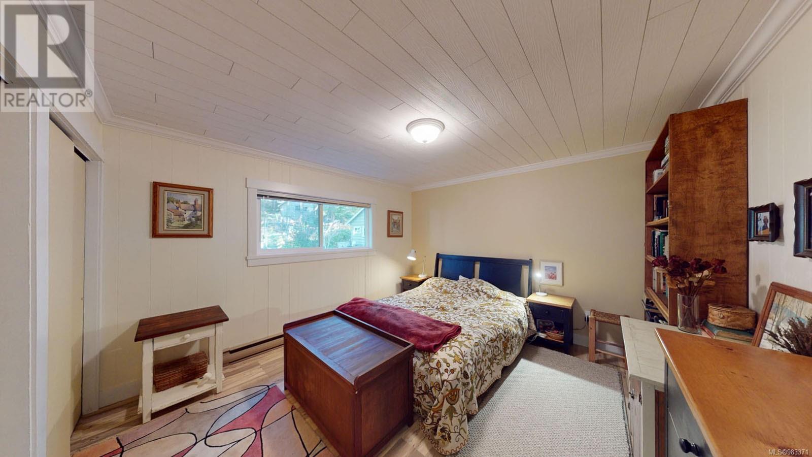  10 McKenzie Crescent, Piers Island