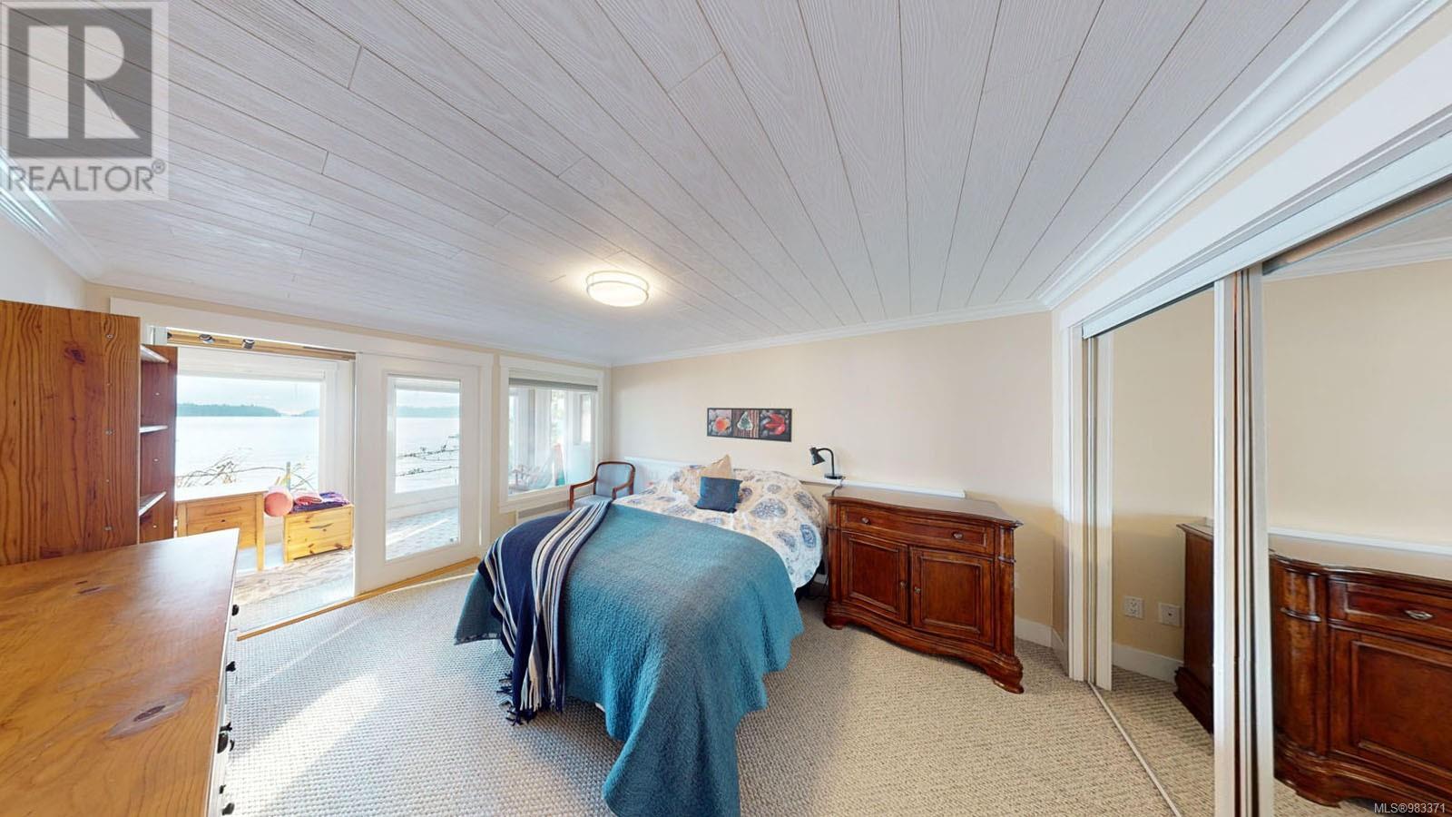  10 McKenzie Crescent, Piers Island