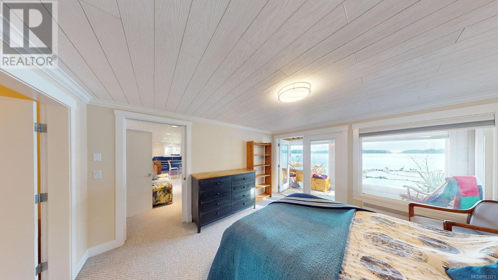  10 McKenzie Crescent, Piers Island