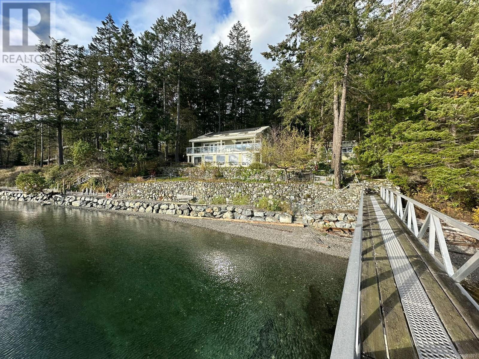  10 McKenzie Crescent, Piers Island
