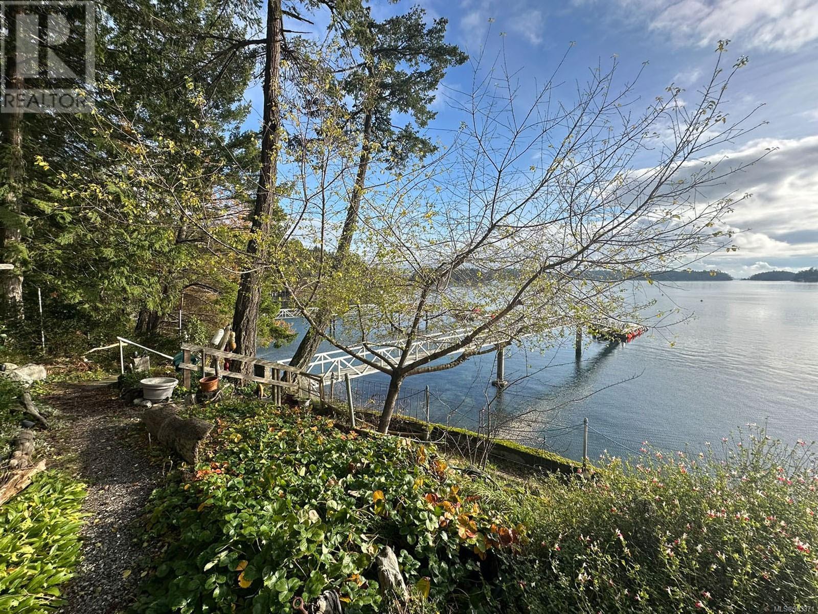  10 McKenzie Crescent, Piers Island