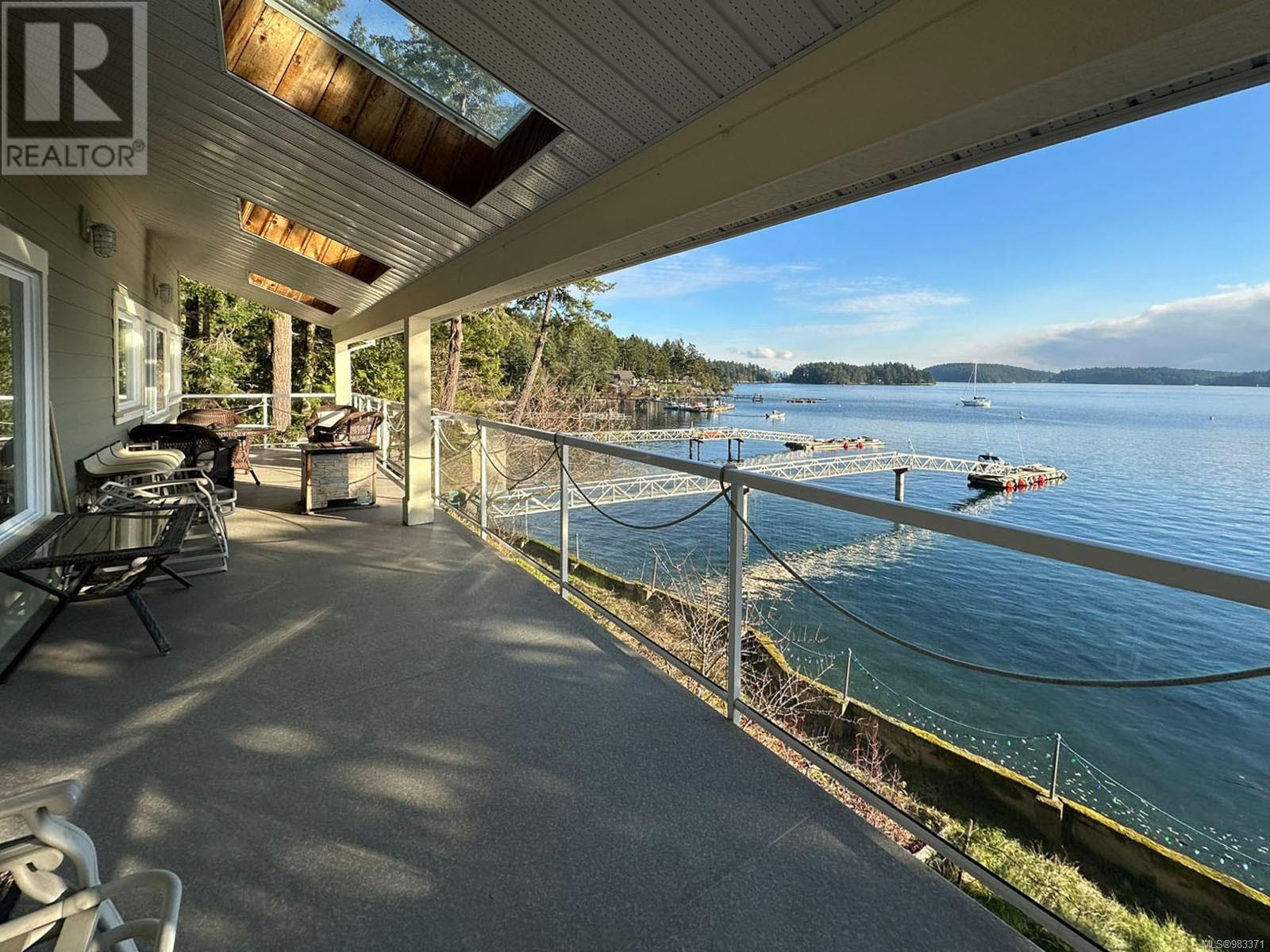  10 McKenzie Crescent, Piers Island