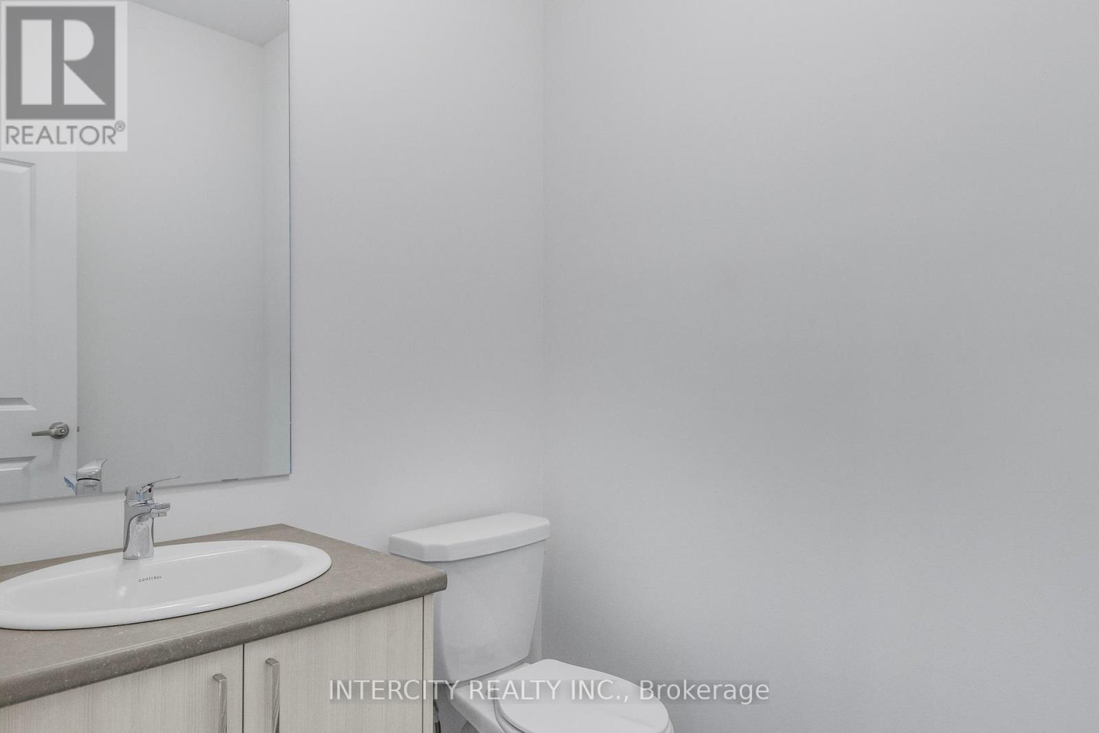 Photo 15 of 327 Quebec Street, Clearview ON