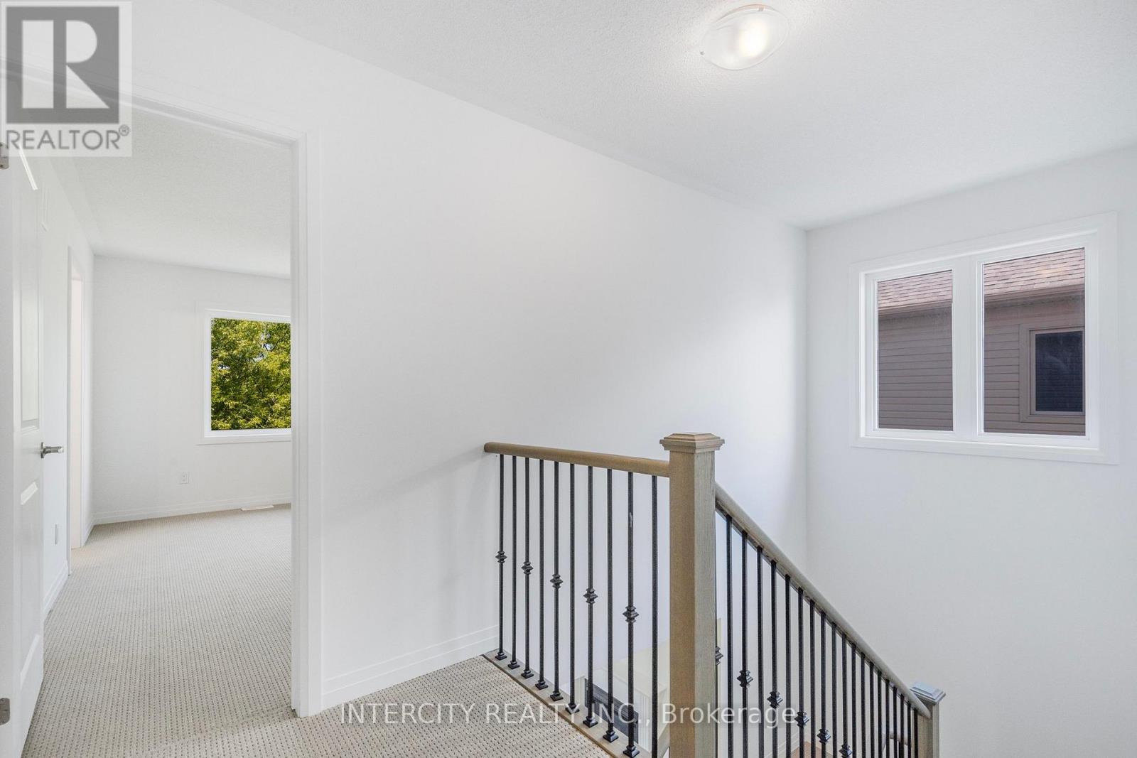 Photo 7 of 327 Quebec Street, Clearview ON