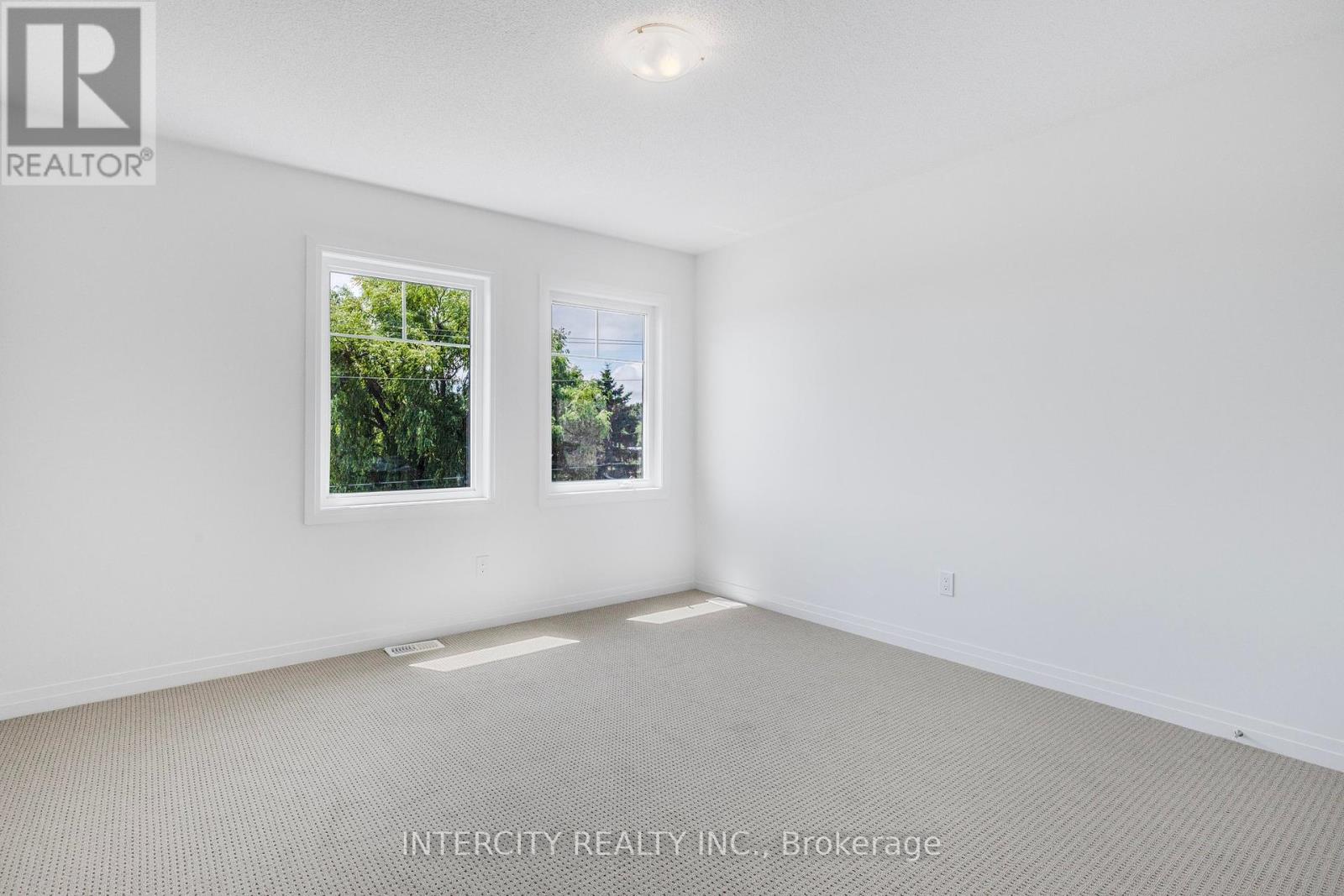 Photo 6 of 327 Quebec Street, Clearview ON