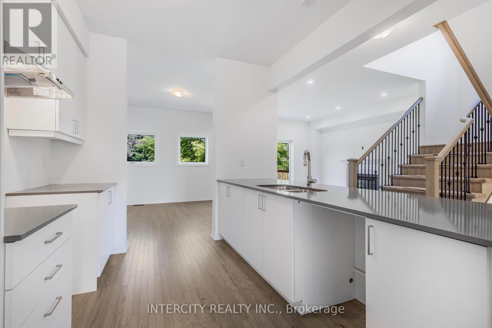 Photo 12 of 327 Quebec Street, Clearview ON