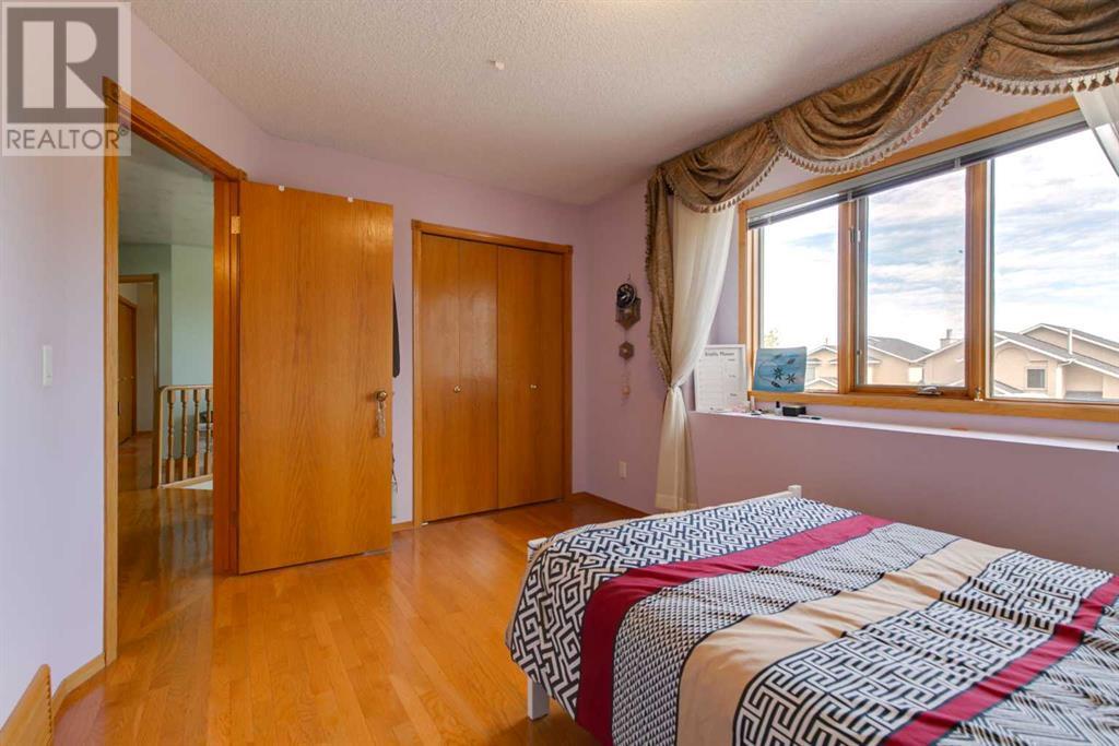 Single Family House for Sale in  Signal Hill Mews SW Signal Hill Calgary 