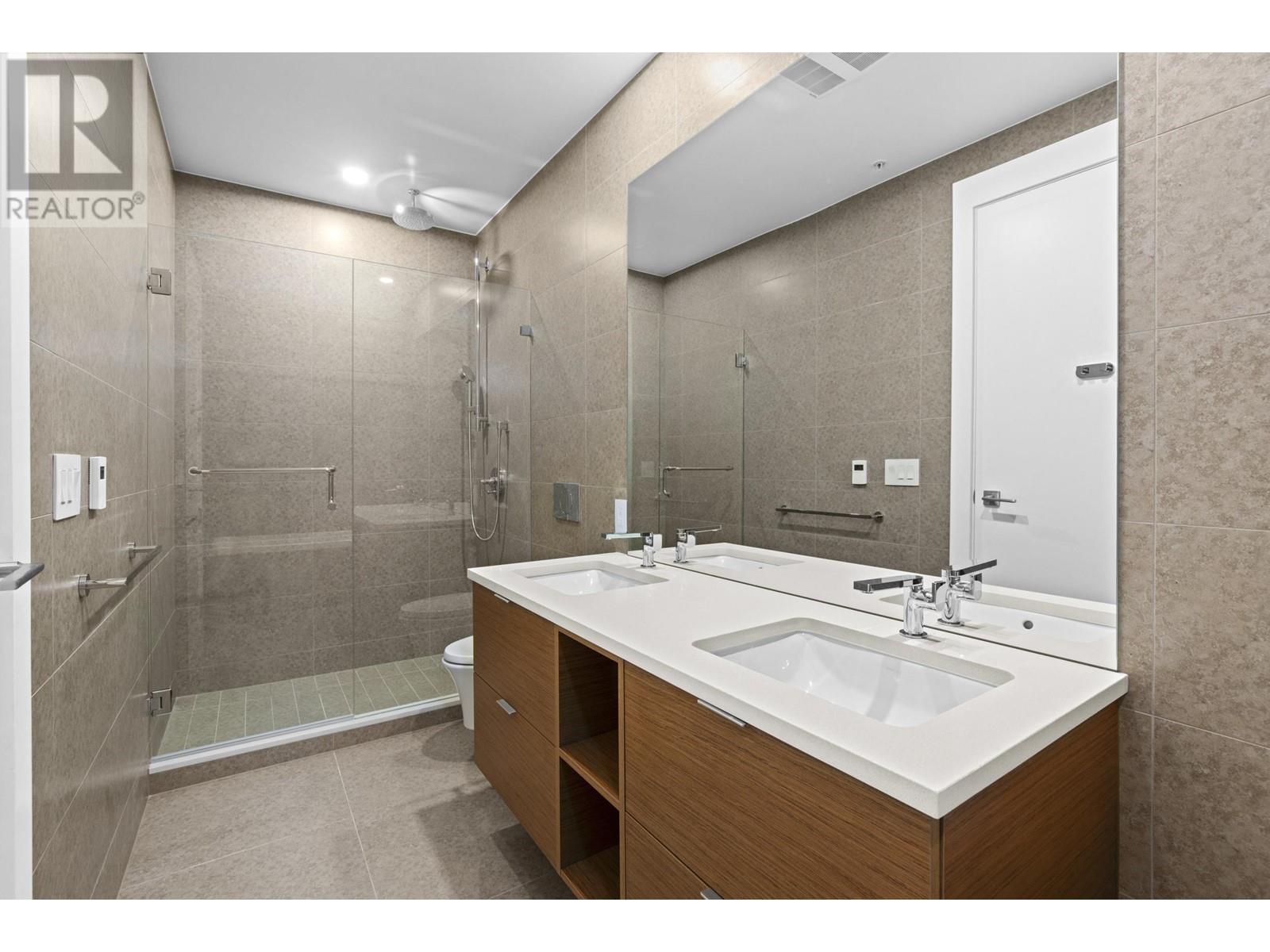 701 6687 NELSON AVENUE, West Vancouver real estate listing R2951446