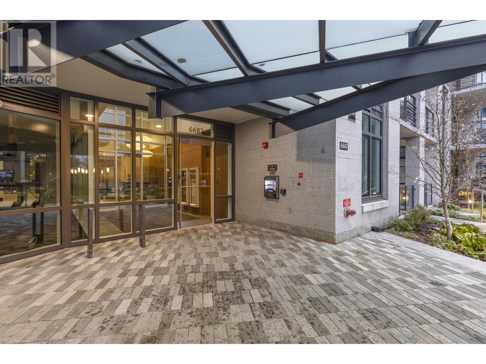 701 6687 NELSON AVENUE, West Vancouver real estate listing R2951446