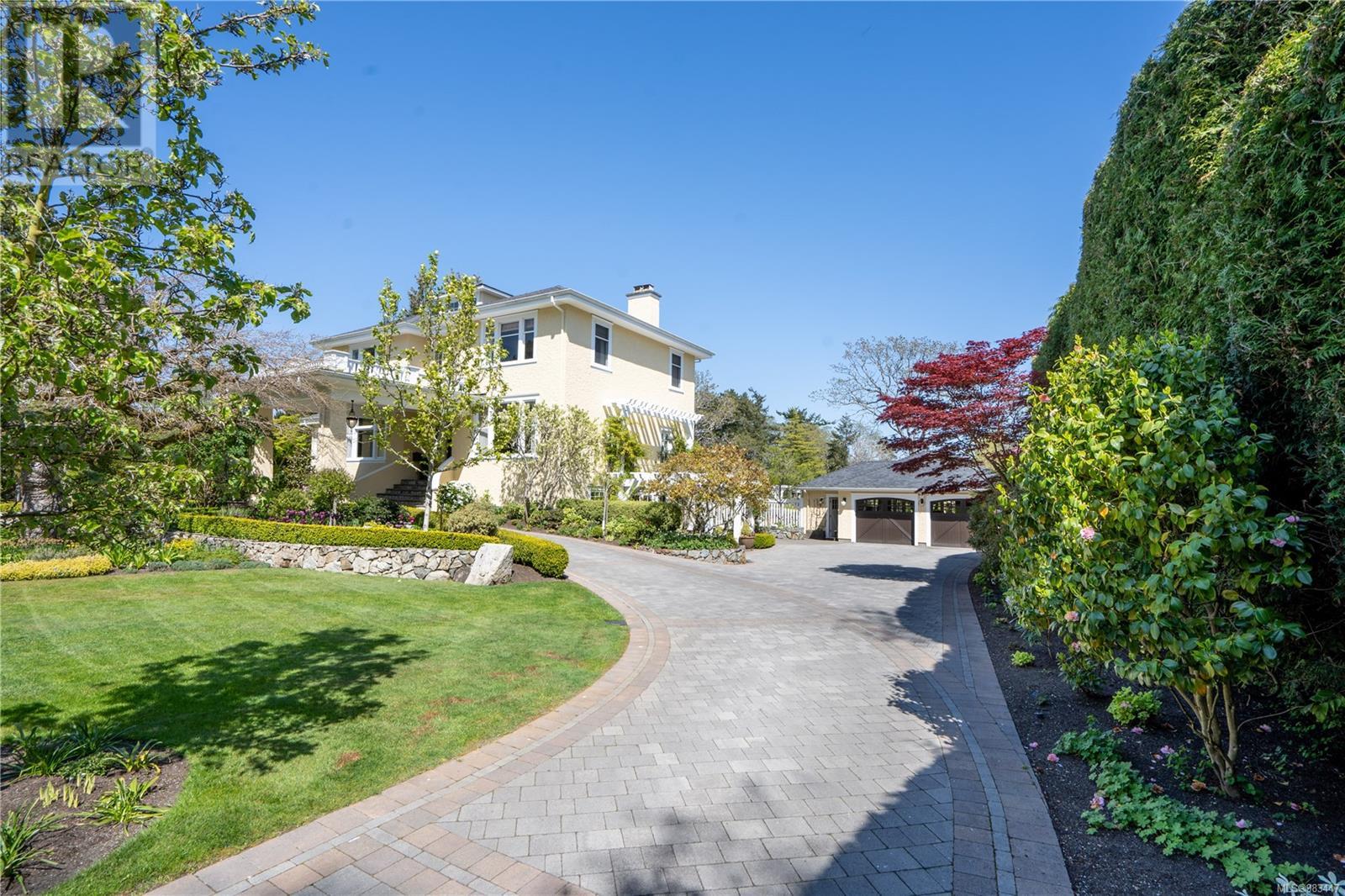Photo 13 of 2970 Rutland Rd, Oak Bay BC