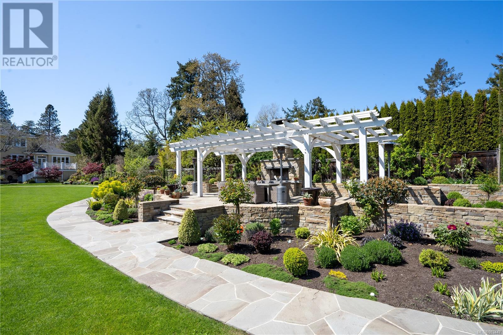 Photo 26 of 2970 Rutland Rd, Oak Bay BC