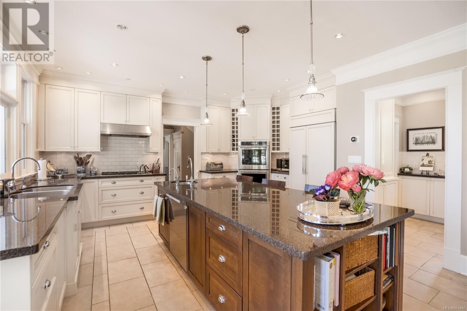 Photo 39 of 2970 Rutland Rd, Oak Bay BC
