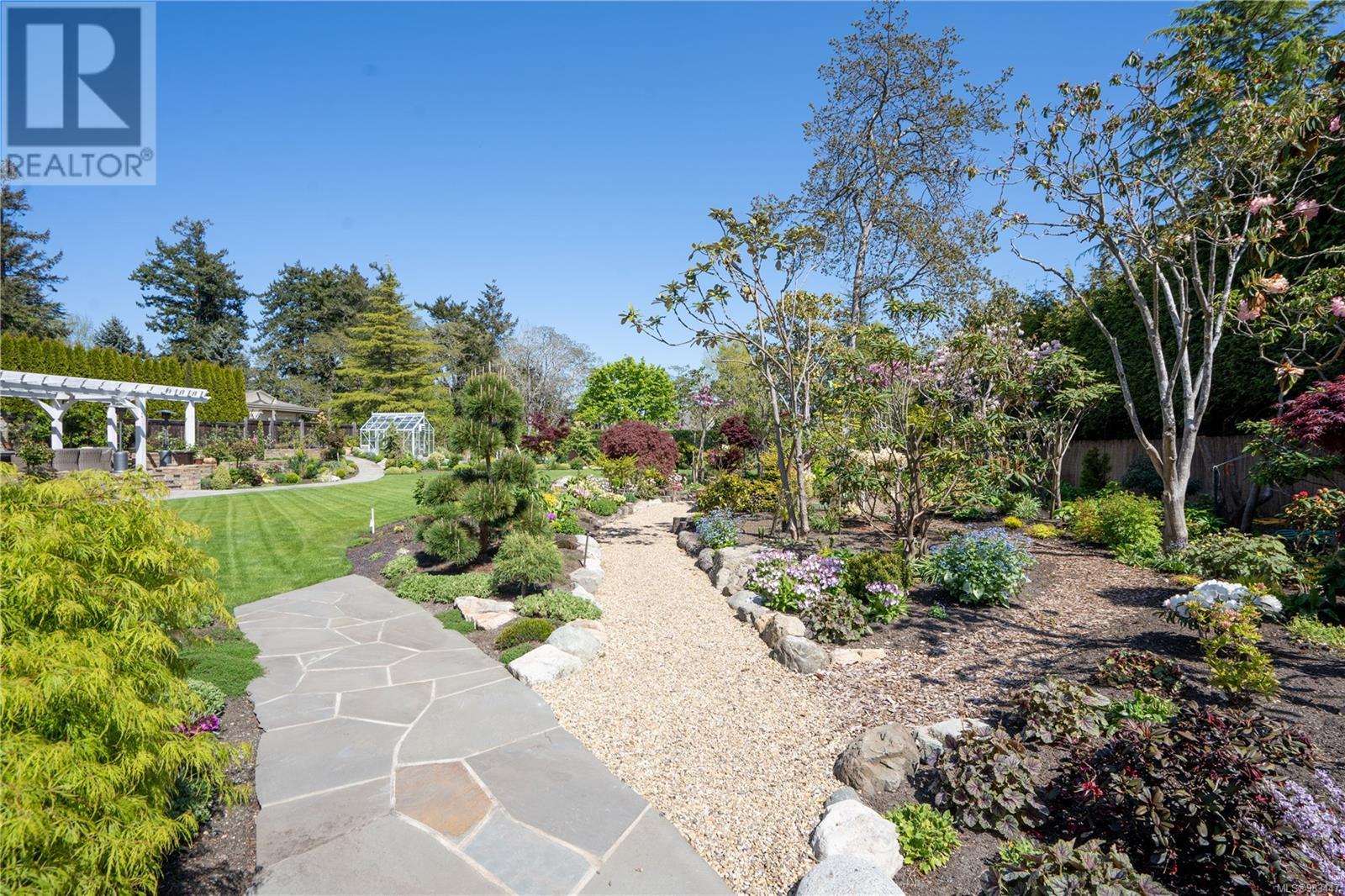 Photo 64 of 2970 Rutland Rd, Oak Bay BC