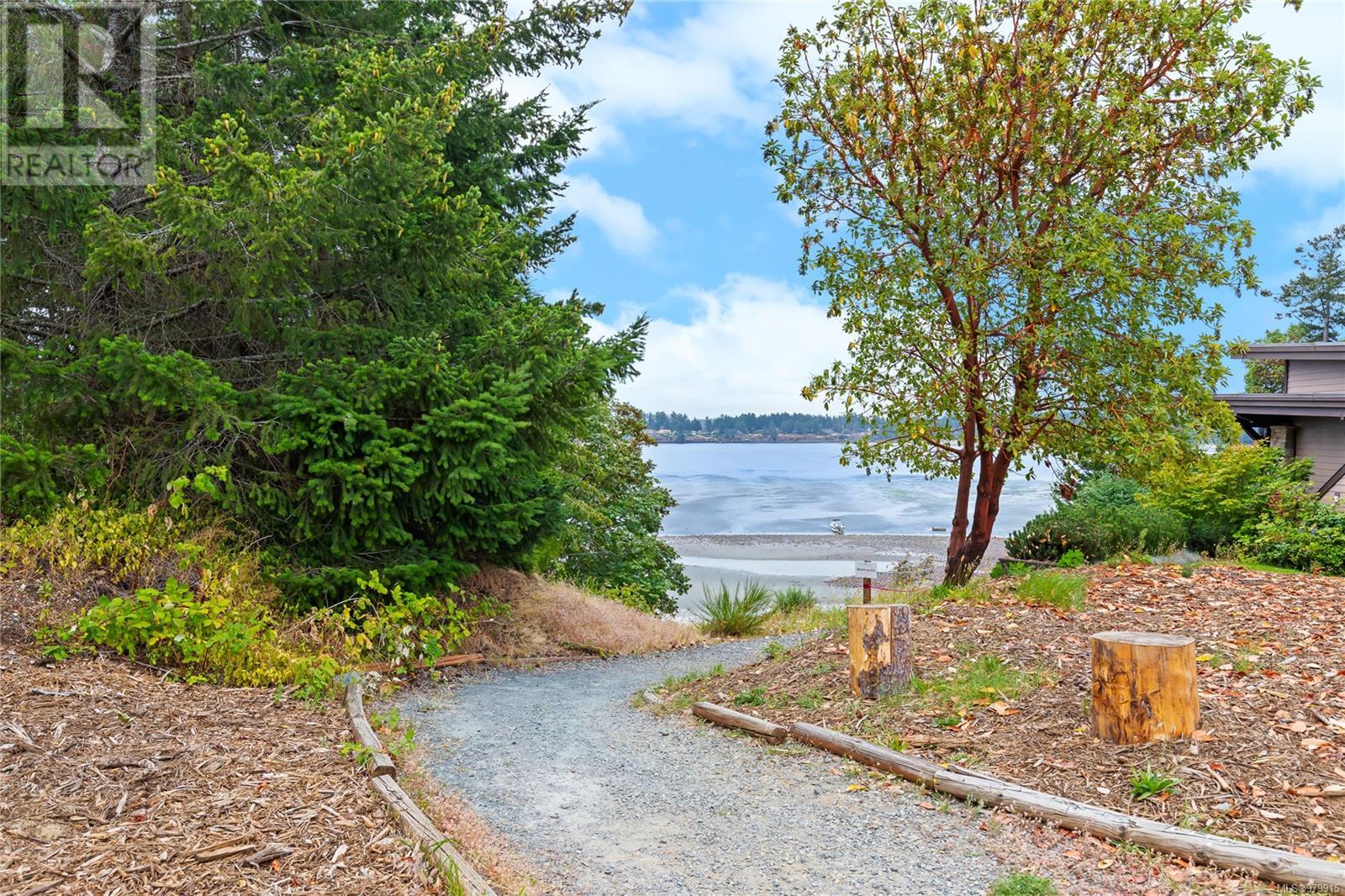 106 1175 Resort Dr, Parksville real estate listing 979915