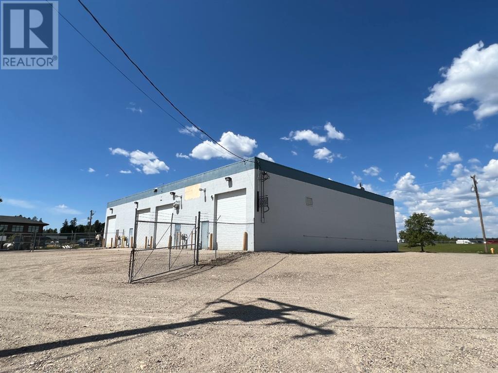 Photo 18 of 5933 4 Avenue, Edson AB