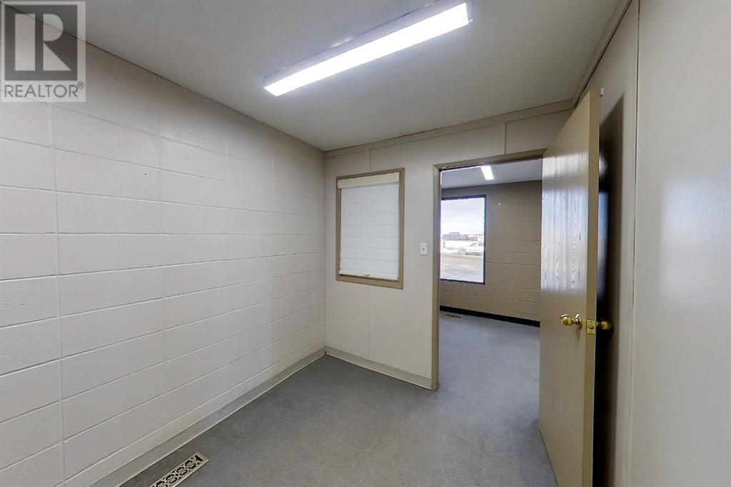 Photo 15 of 5933 4 Avenue, Edson AB