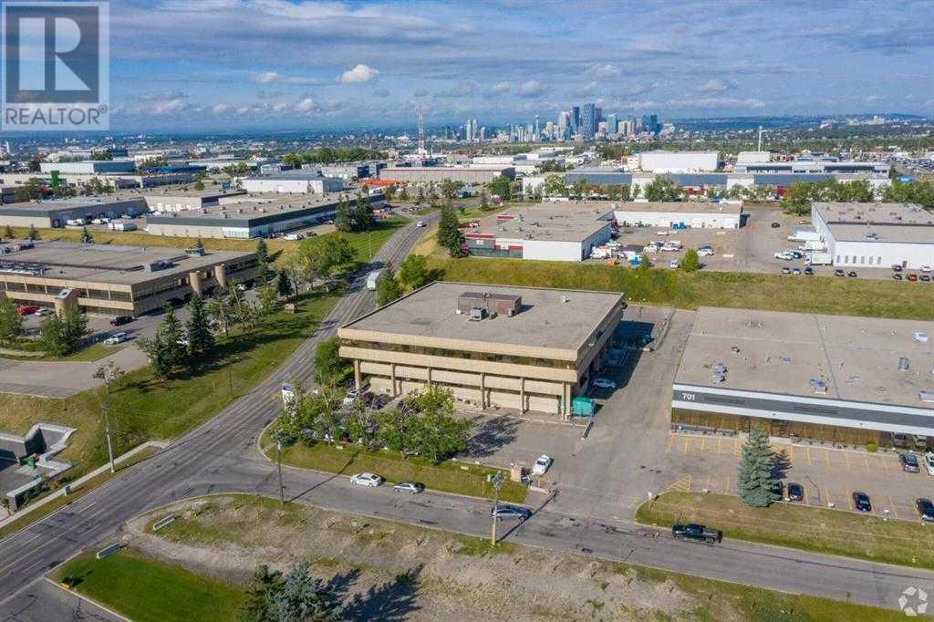 Photo 4 of 12 3016 5 Avenue Ne, Calgary AB