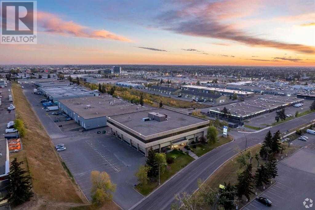 Photo 5 of 4 3016 5 Avenue Ne, Calgary AB