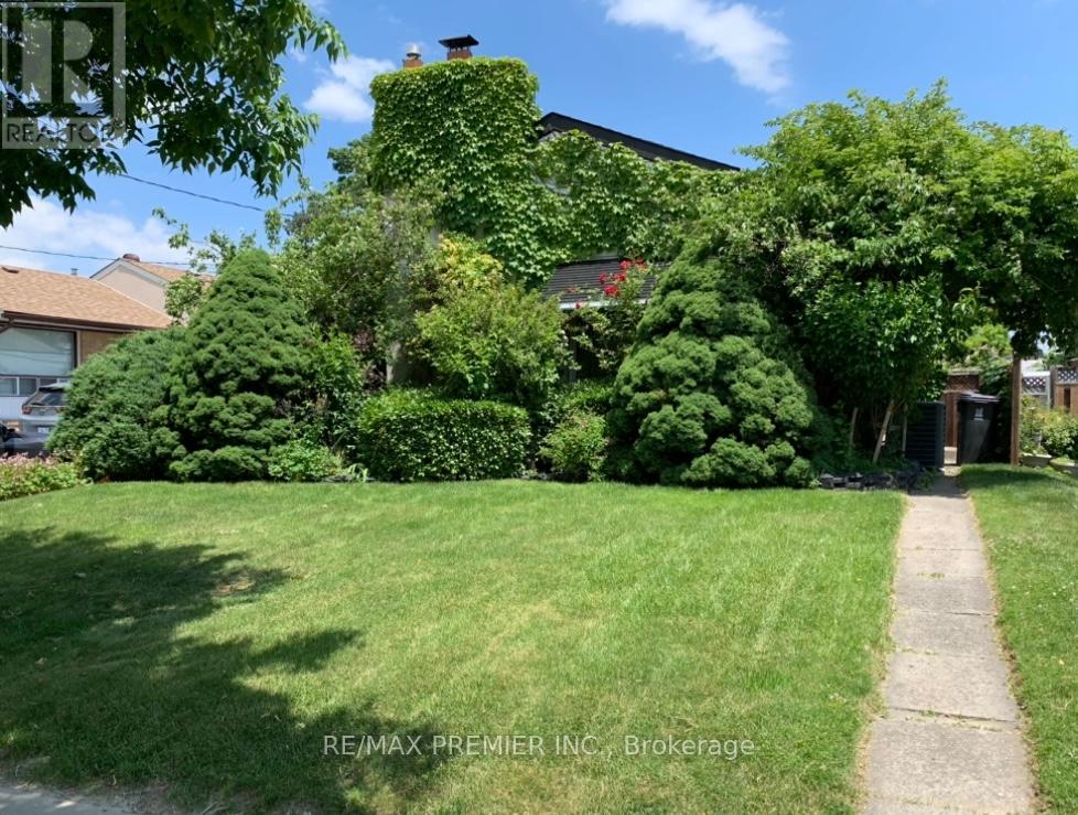 33 PAKENHAM DRIVE, Toronto (Rexdale-Kipling), Ontario, Canada + INCOME PROPERTY