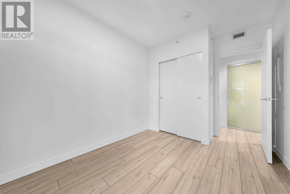 401 6080 MCKAY AVENUE, Burnaby
