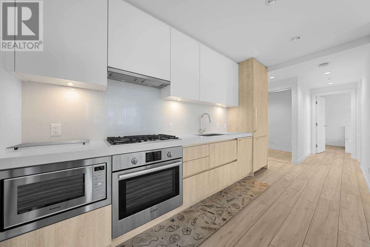 401 6080 MCKAY AVENUE, Burnaby