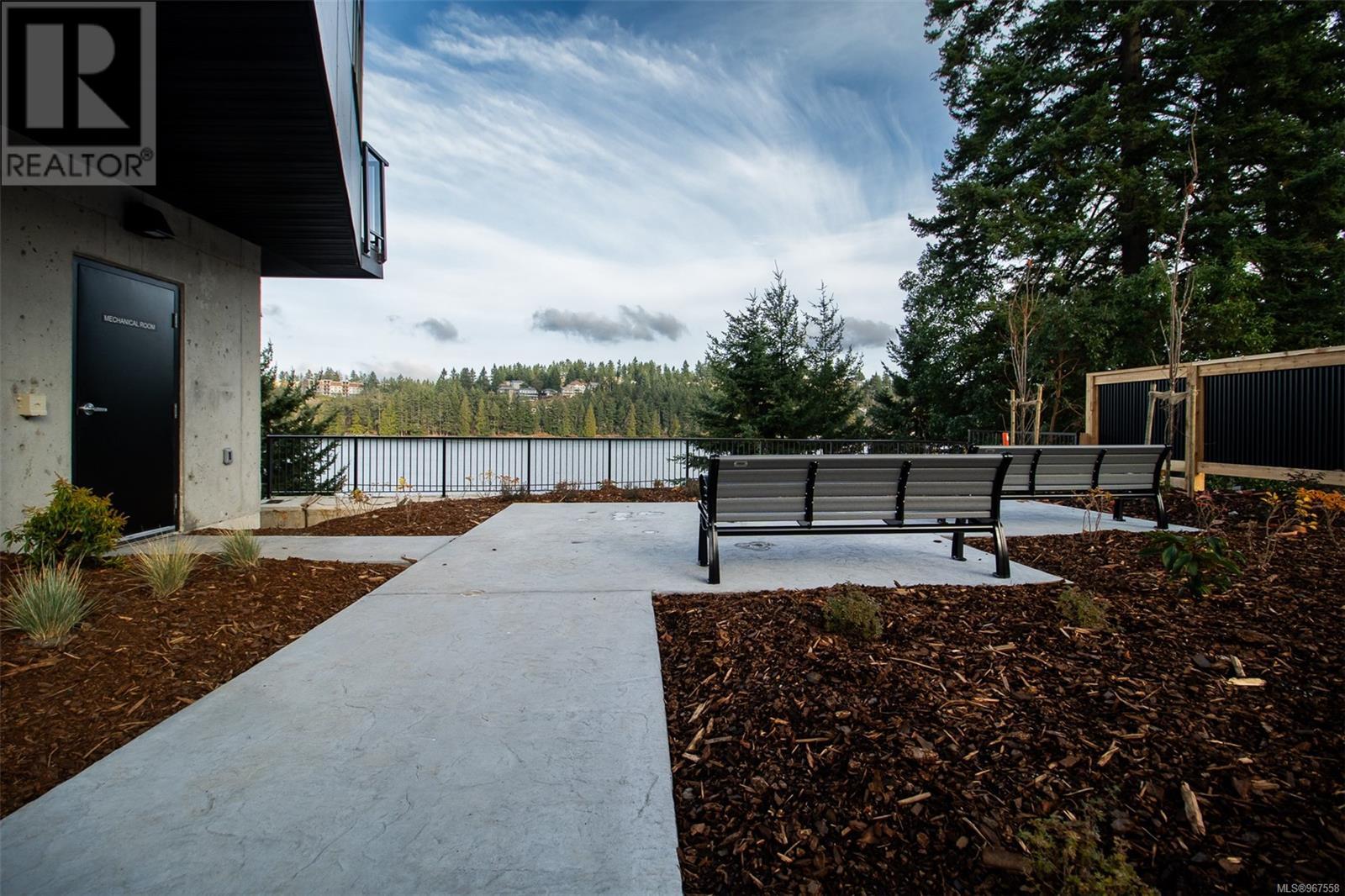 Photo 7 of 205 4474 Wellington Rd, Nanaimo BC