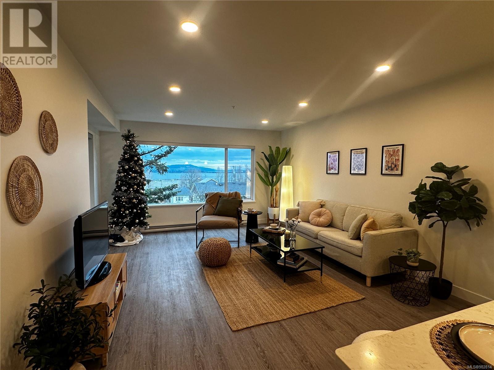 206 135 Haliburton St, Nanaimo