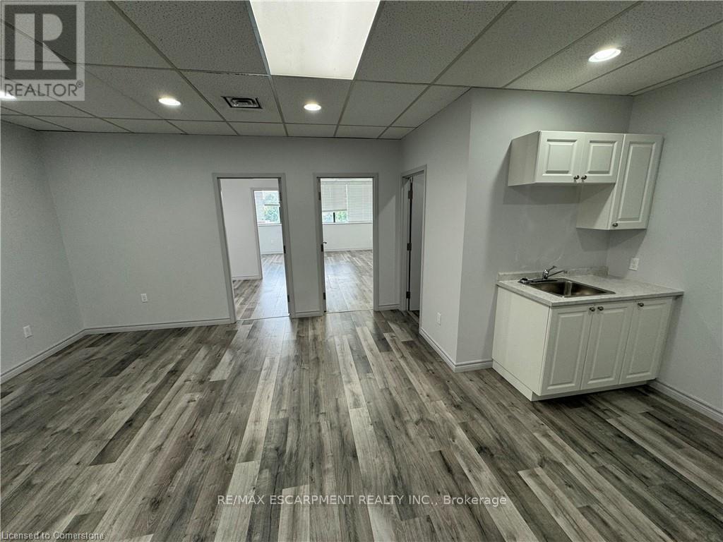 Photo 13 of 207 1030 Upper James Street, Hamilton ON