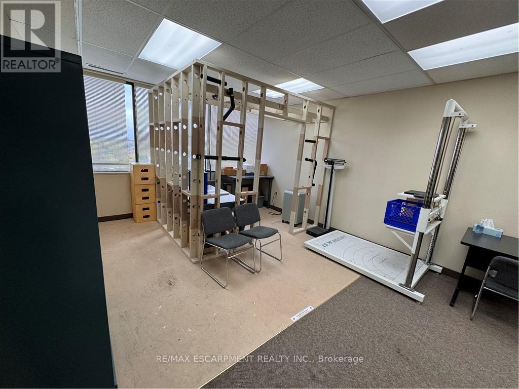 Photo 14 of 405 1030 Upper James Street, Hamilton ON