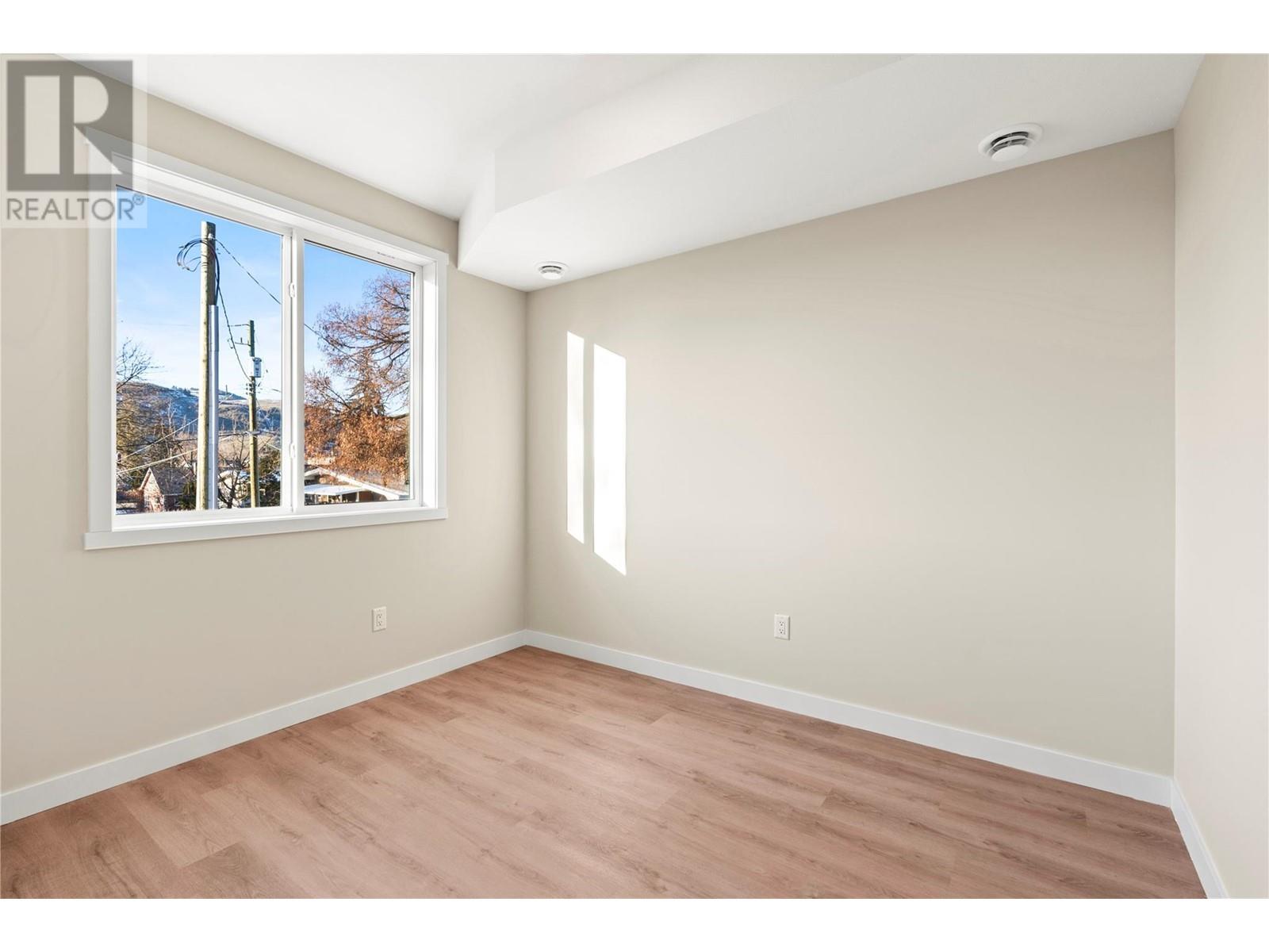 #1 3907 26 STREET - Image 11