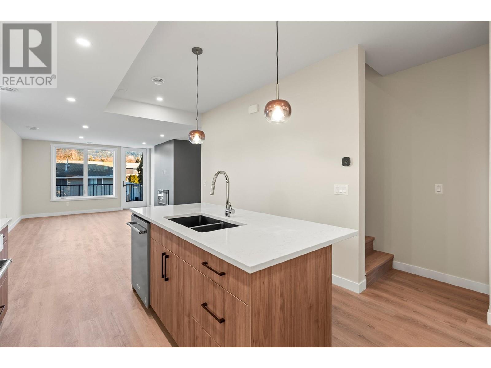 #1 3907 26 STREET - Image 8